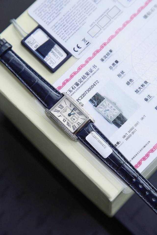 原单浪琴黛绰维纳系列，渠道货！原始最高版。真钻石 表壳镶嵌46颗1.3真钻，持中国Gtc检测证书，一物一证，支持复检！顶级版本支持任意对比！浪琴表黛绰维纳鳄鱼皮