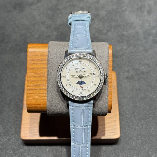 V2版本升级 宝珀月亮美人天然贝母盘女表，Jb女装3663全历月相腕表35Mm，推出新品腕表，十二点位置两个窗口分别显示星期和月份，腕表在6点钟位置的副表盘可读