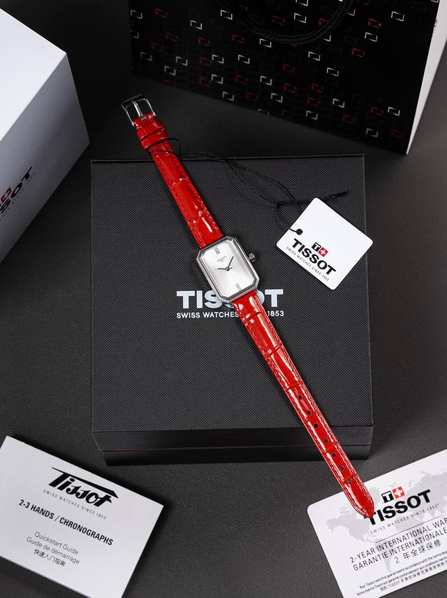 金520原单新款 DDD 市场最新天梭芳心小美人 虞书欣同款。 DDD 采用进口石英机芯。钻石切割玻璃，稳定无售后。手表尺寸30Mm，50M生活防水，标准针扣！