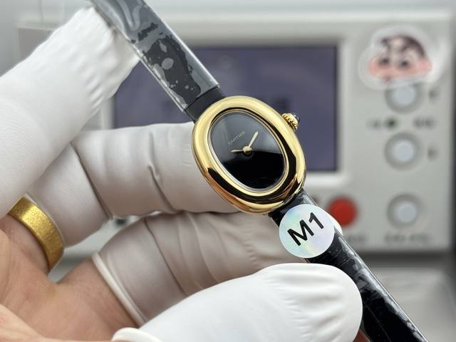 牛皮: ，鳄鱼皮+50 DDD M1 Factory 卡地亚迷你浴缸，Cartier Mini Baignoire 长在每个人心尖上的审美。玲珑小巧却有极具辨识