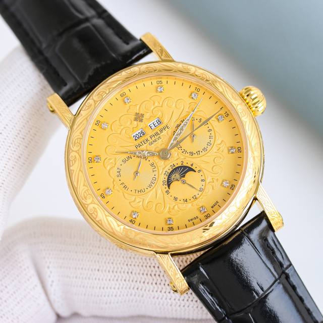 白 -金 铁划银钩 苍劲有力 高颜值新品 古朴。复古。精湛的工艺！ 年度最佳典藏之作 百达翡丽古典超级复杂多功能 万年历功能腕表 团队历时两年多精心设计，不计成