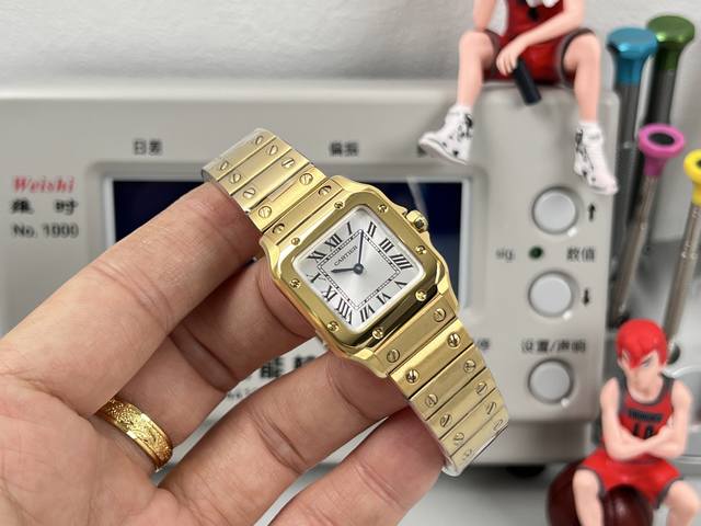 白钢 ，间金 ，全金 ，钻100 Clf 卡地亚 迷你尺寸 女款山度士 表盘：镀银磨砂表盘 罗马数字时标 剑形蓝钢指针 蓝宝石水晶镜面 机芯:进口瑞士石英改Ca