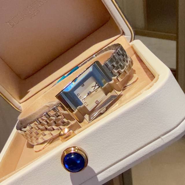 Gucci 2026年新款古驰小方糖要给我好看的不得了拆开包裹一看可太喜欢了冰糖切面，极简线条 特别高级 这种简简单单的款式我真的超级爱。尺寸21Mm 日本机芯
