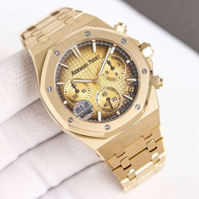 白钢 ，金 黑钢 Bls新品爱比皇家橡树离岸型26420系列。 1:丹东厂4401导柱机芯6.8Mm厚度，所有配件与原版1-1复刻可互换， 2丹东厂4401无卡