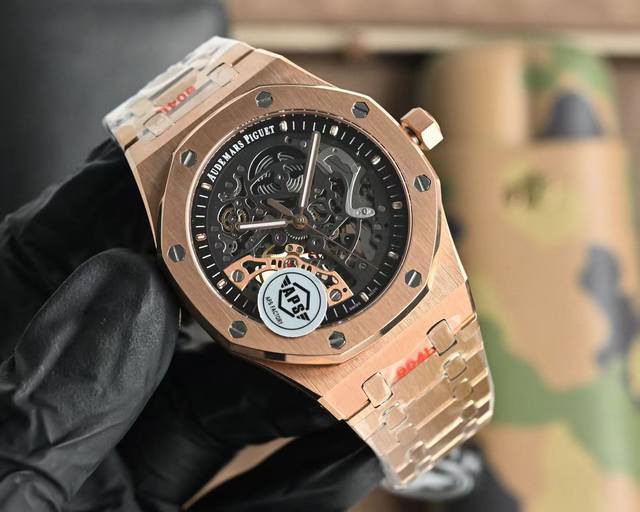 白壳 玫黑 Aps新款爱彼皇家橡树离岸型 7St.Oo. St.01男士机械腕表 Calibre 3132一体机芯，41Mm直径，深灰色表盘形状：圆形表盘材质：