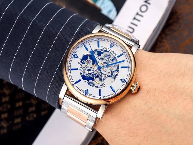白 玫 钢20 品牌 卡地亚--Cartier 类型 男士腕表 机芯 全自动机械机芯 材质 316L精钢表壳 表镜 矿物强化玻璃镜面 皮质 真皮表带 钢带 可选
