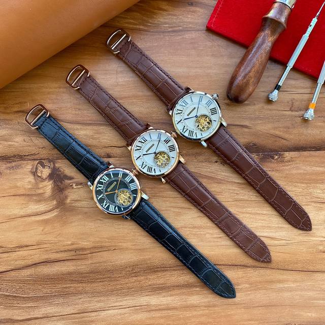 白壳 玫 钢20 蓝气球系列 精致百搭 最新 ：卡地亚最新设计娄空款 类型 ：精品男士腕表 表带 ：316钢带表带 机芯 ：顶级全自动机械机芯 镜面 ：矿物质强