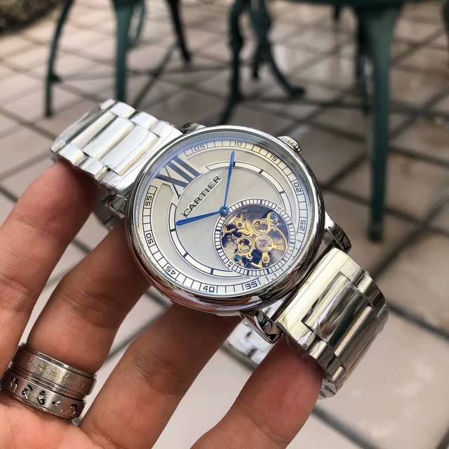 白 玫 钢加20 卡地亚-Cartier延续简约设计搭载陀飞轮两针尊贵大气～绅士风范，高端矿物质防刮镜面玻璃，配置316L精钢表壳，耐磨316精钢表带 进口小牛