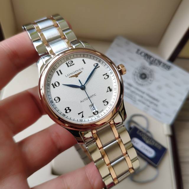 经典不败的浪琴名匠系列-休闲帅气男式自动机械腕表，316L精钢，表径40Mm，18K包金，体现了以飞翼沙漏标志而闻名于世的浪琴品牌最古老的制造美学，独特设计的表