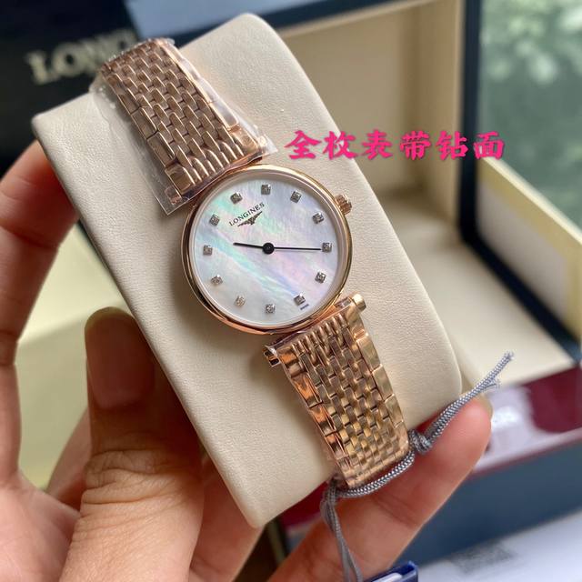 原盒:50 带保卡 钻卡 真钻到货！加量不加价超薄4Mm～浪琴嘉岚系列-优雅奢华女士石英腕表，～24Mm表径，浪琴嘉岚体现了以飞翼沙漏标志而闻名于世的浪琴品牌最