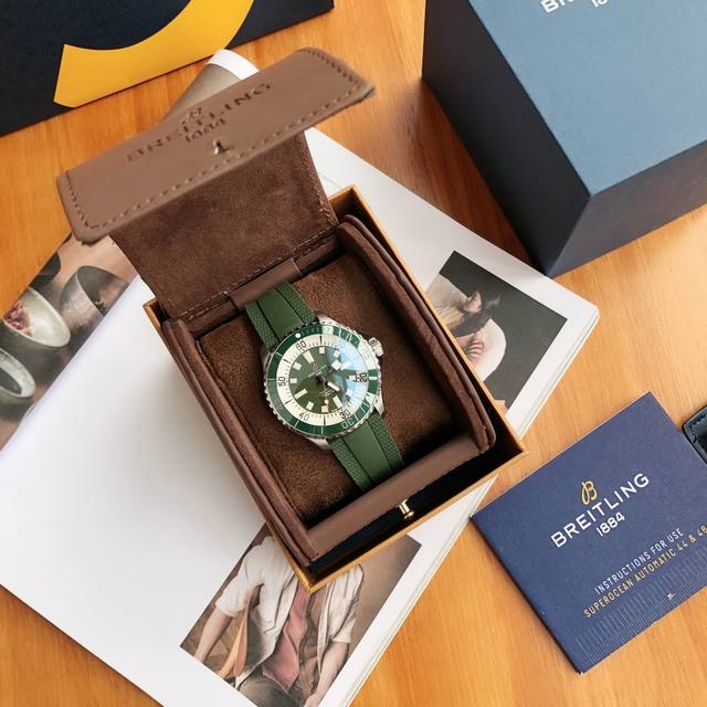 最新到货！批 百年灵超级海洋系列 极致的美感和霸气 ！！！高亮陶瓷圈口、电镀刻标 、严格要求按原厂工艺执行 立体感极强的logo和极致的线条感 带来视觉上的享受