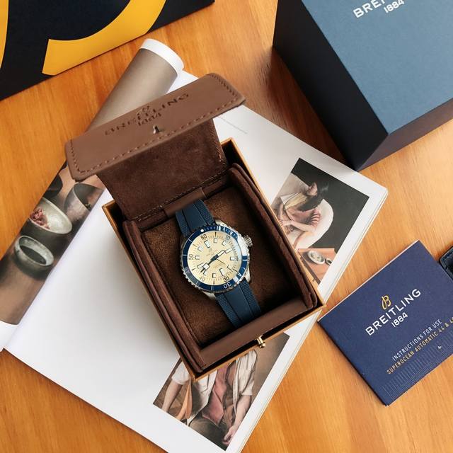 最新到货！批 百年灵超级海洋系列 极致的美感和霸气 ！！！高亮陶瓷圈口、电镀刻标 、严格要求按原厂工艺执行 立体感极强的logo和极致的线条感 带来视觉上的享受