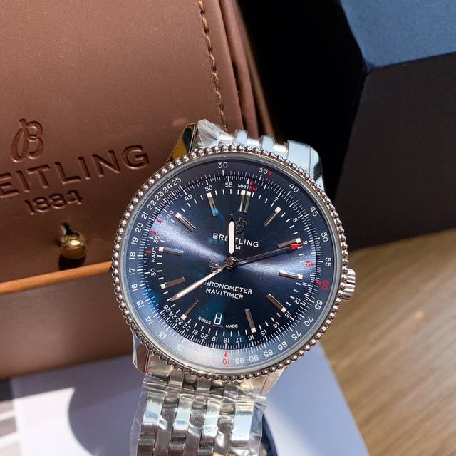 全套包装 百年灵新款到货，帅爆了的款式，这款堪称百年经典！百年灵航空计时，如此复杂的表盘却一点不让人眼花缭乱、审美疲劳，依旧在灯火阑珊处熠熠生辉，这就是经典的魅