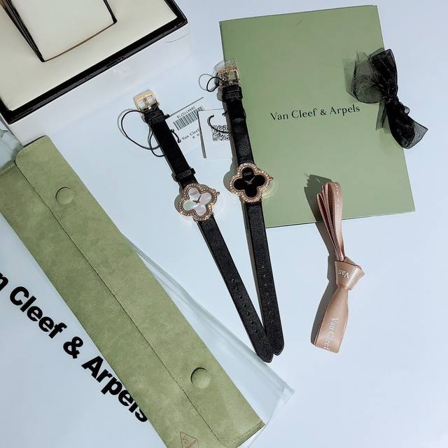 梵克雅宝-Van Cleef＆Arpels，Alhambra系列腕表继续沿袭梵克雅宝的标志性图案散发恒久隽永的优雅气息，精美镶钻设计，环绕着花形表壳，使之好像镶
