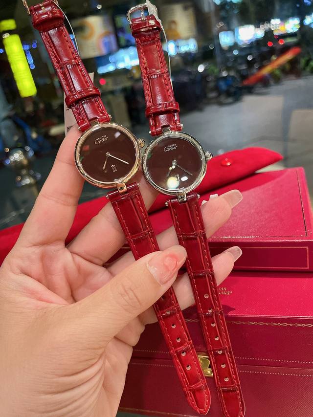 白壳 玫瑰金+20 卡地亚cartier中古腕表，满满的vintage韵味圆形表盘线条简洁、设计经典、历史文化背景厚重，称得上是典范之作。同滚滚流逝的时间一样，