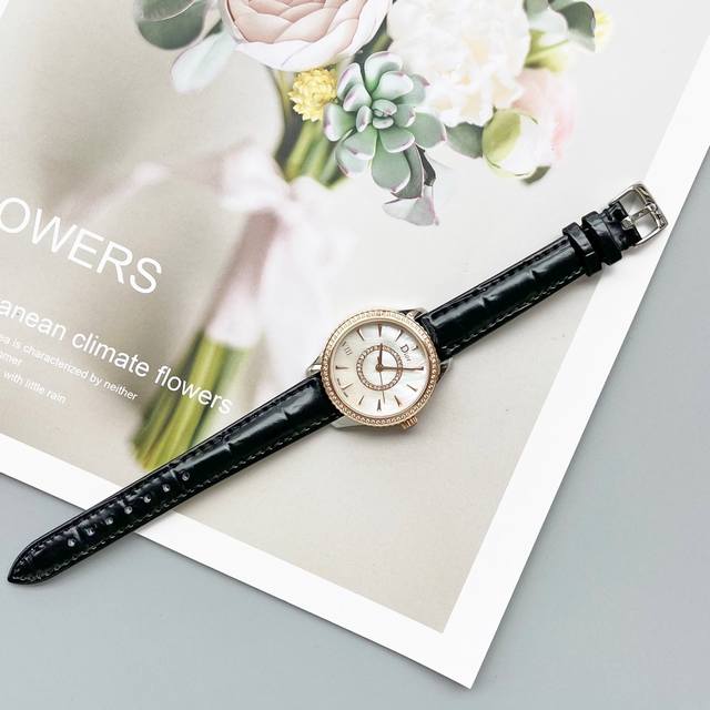 Dior Viii Montaigne迪奥 高版本 瑞士石英 表径：33Mm 厚度：6.8Mm 瑞士蓝宝石镜面 小牛皮真皮表带 ，原装一比一开模定制 ，Cnc多