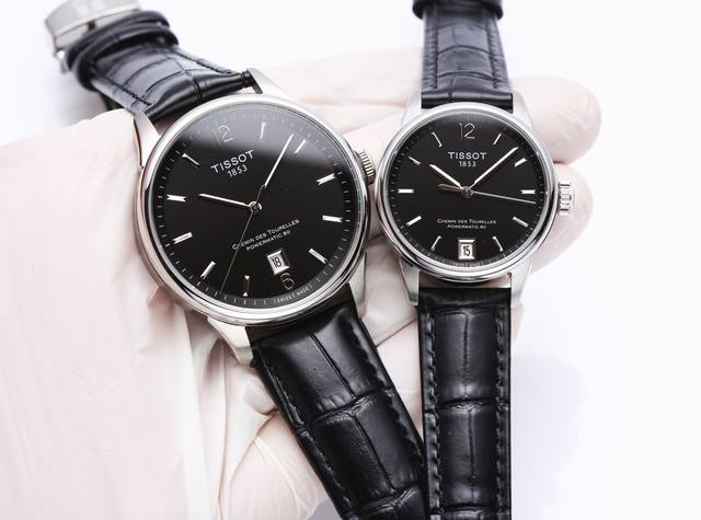 白 . 金20. 钢带20. 品牌：天梭tissot 型号：T099情侣款 系列：杜鲁尔系列 尺寸：42Mmx11Mm，32Mmx11Mm 表镜：蓝宝石玻璃镜面