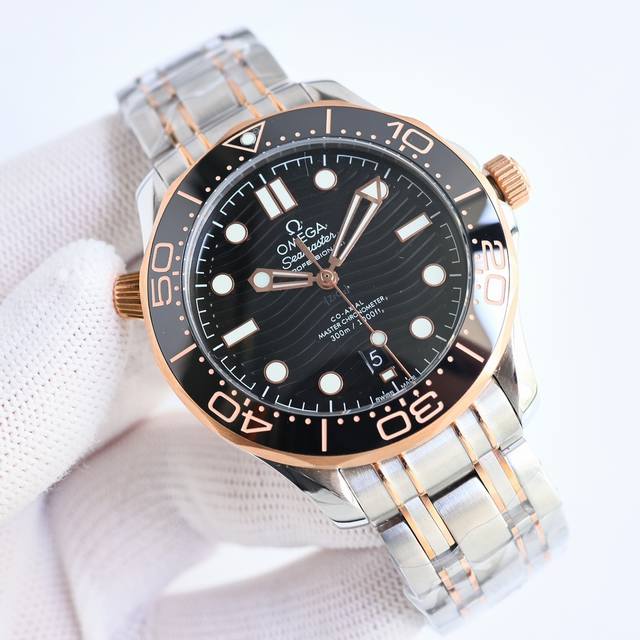 Sj出品 特价 欧米茄 Omega 海马系列300 Cm2 强势来袭，采用独家专用 0一体机芯，摆幅2 0，双卜双面镀蓝蓝宝石玻璃， 钢带通用原装，超强防水15