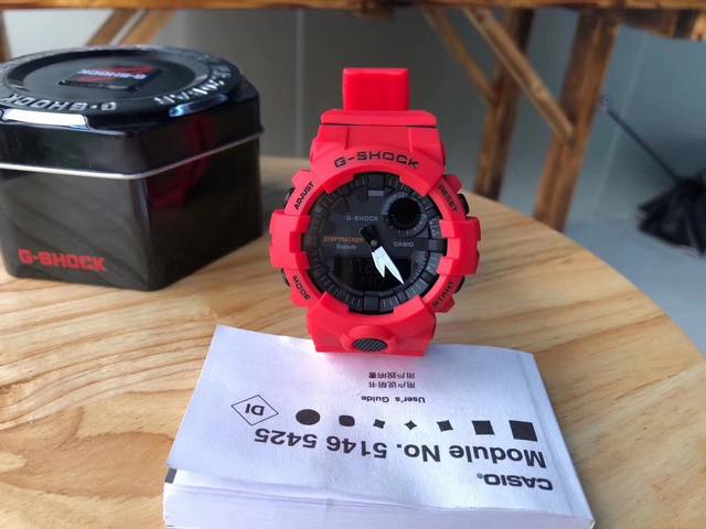 卡西欧casio G-Shock Gba-800，抗震的结构，无机玻璃，20气压防水，针躲避功能，记秒表，计时器，闹钟，全自动日历，1表盘直径约48Mm 介于男