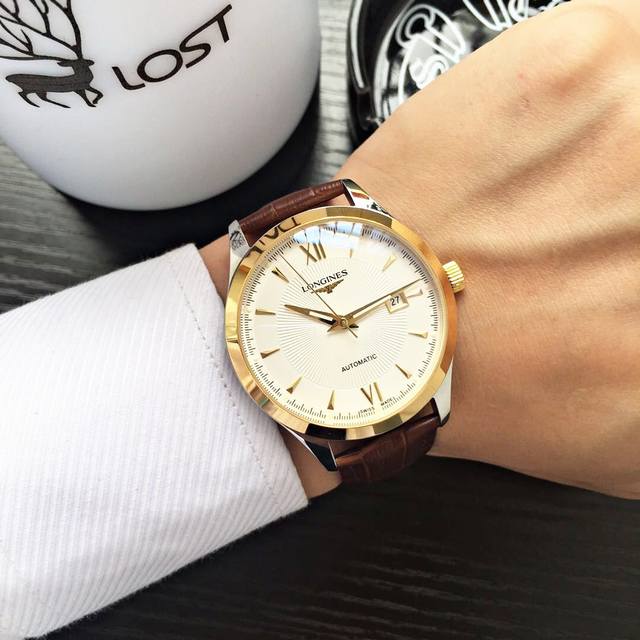 皮带白壳 金壳 钢带加20。浪琴 Longines 精品男士腕表，经典大三针设计，尊贵大气，绅士风范，卓越品质，热卖全城。采用全自动机械机芯，顶级316精钢表壳