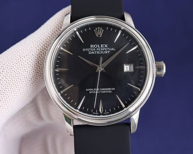 白 金 Tw2024诚意之作 劳力士rolex这款腕表承载了劳力士很多的经典元素：这个系列腕表腕表自诞生之日，就一直是劳力士最具标志性和辨识度的表款，彰显品牌形