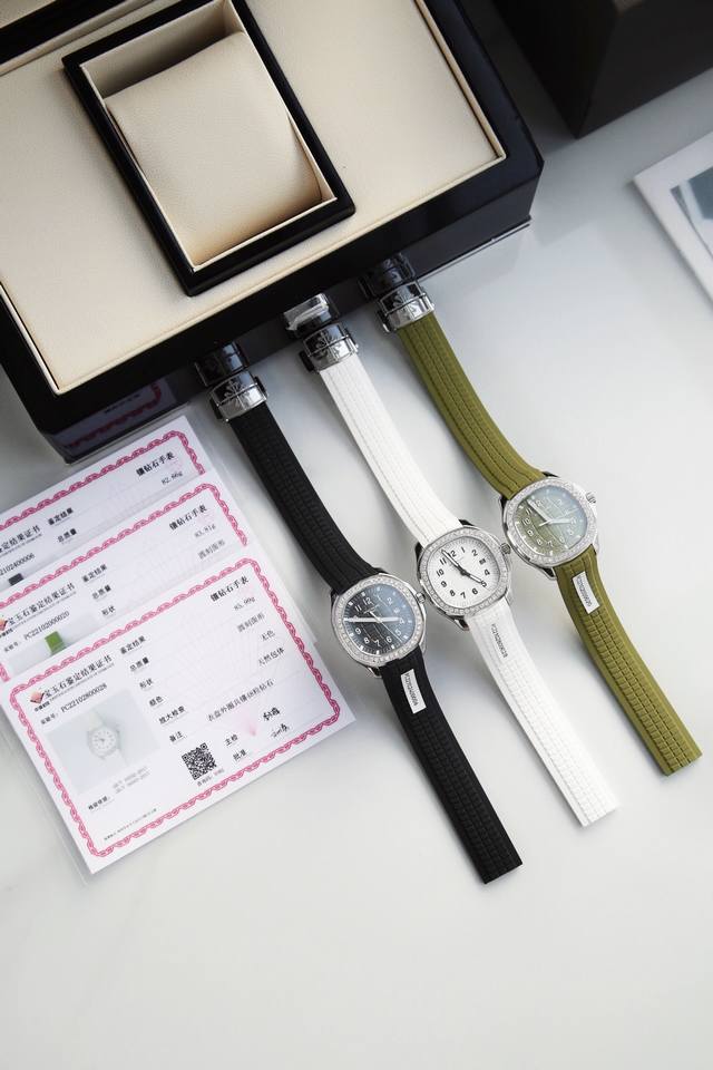 独家推出 新款百达斐丽aquanaut系列 专为女性设计！用最简约方式完美体现百达斐丽的精髓，融合了大胆的设计和正统的纯粹，这款腕表成为百达斐丽的旗舰产品之一！