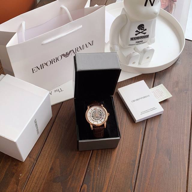 阿玛尼 Emporio Armani 自动机械镂空时尚潮流百搭男士腕表ar1983 时尚休闲 潮流镂空设计 经典简约 富有现代艺术性的华美镂空 进口牛皮表带 针