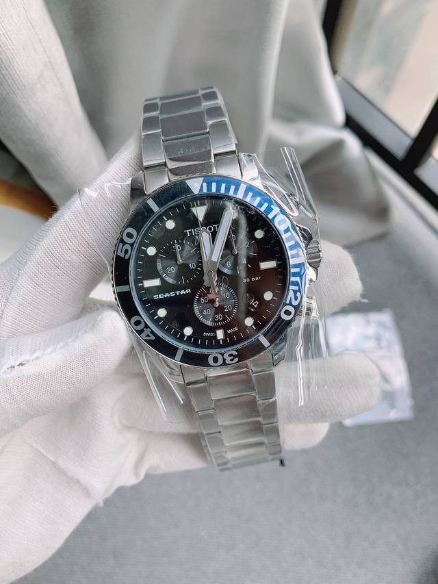 原单 天梭t120六针最新款，原单，蓝宝石玻璃，原装瑞士机芯，表盘圈口可转动。316L精钢，表径45Mm！蓝宝石玻璃镜面。防水300米！三码合一，商务型，送礼，