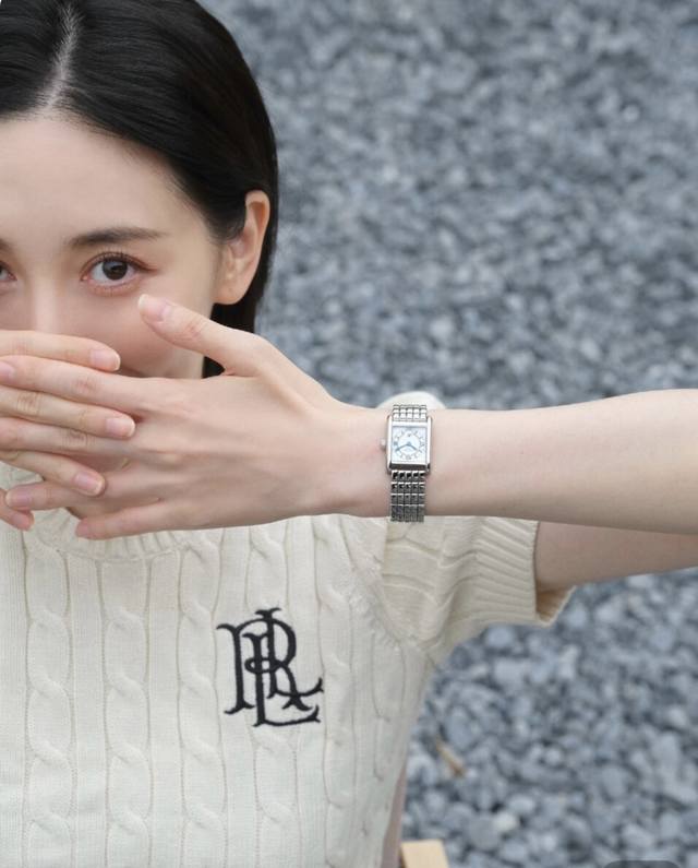 原单正品.原厂配件。Longines浪琴 迷你黛绰维纳系列l5.200.4小方格 复古 简约 优雅女士腕表各大主流电商平台同等货源. 支持专柜验货。 材质：31