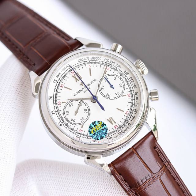 白壳 金壳 江诗丹顿新一代“牛角耳”1955系列 隆重登场！ 2024年在香港钟表展中推出最新款式 江诗 丹顿“牛角耳”计时腕表，是世界最著名钟表品牌之一。 1