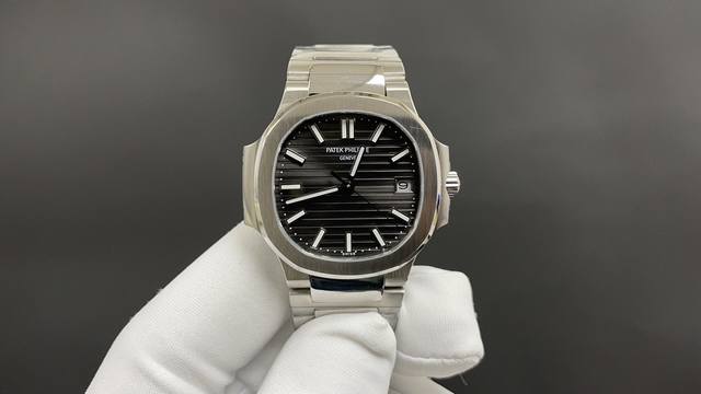 光圈 金100钻502024年度 百达翡丽新款女表强烈推荐pp5711女款鹦鹉螺。欢迎对比细节： 1搭配定制版9015机改cal.324Sc自动机芯，动能储存4