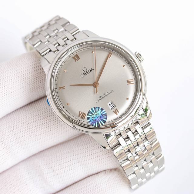 经典之作 : 皮带 ，钢100，金50 Gtfactory碟飞典雅系列腕表 Gt出品只为传承经典，至臻品质 40毫米至臻天文台表 这款腕表的表壳为40毫米，整表