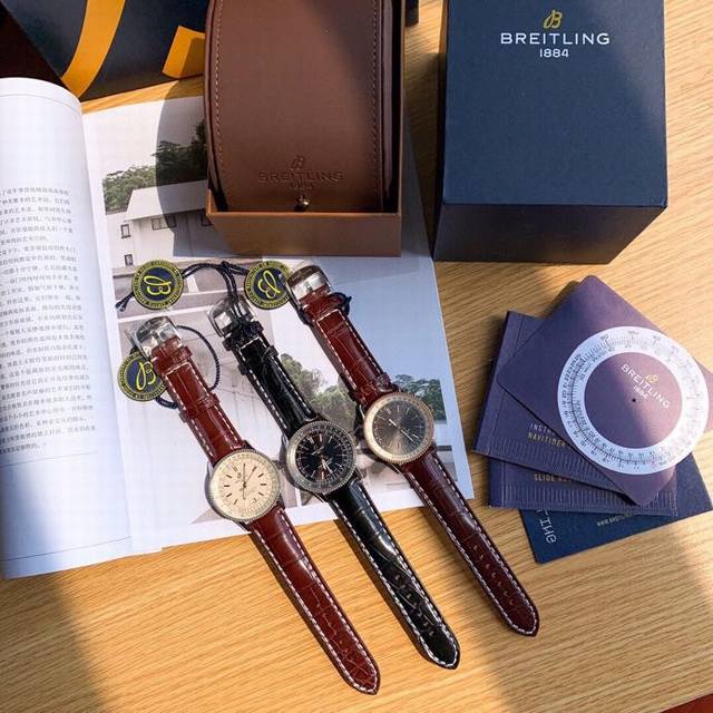 Original百年灵breitling 最新款到货！帅爆了的款式，这款堪称百年经典！百年灵航空计时，如此复杂的表盘却一点不让人眼花缭乱、审美疲劳，依旧在灯火阑