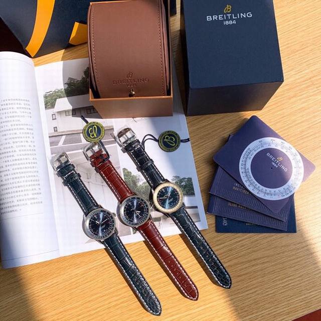 Original百年灵breitling 最新款到货！帅爆了的款式，这款堪称百年经典！百年灵航空计时，如此复杂的表盘却一点不让人眼花缭乱、审美疲劳，依旧在灯火阑