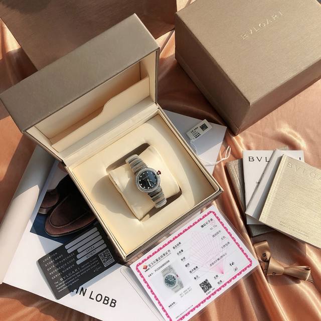 宝格丽“尖货”重磅来袭！非市面流通货！ Lvcea系列！钻石女士腕表！一表三码！底盖、吊牌、保卡、配件齐全！送礼！自留都棒棒哒！此款腕表依旧延续了宝格丽lvce