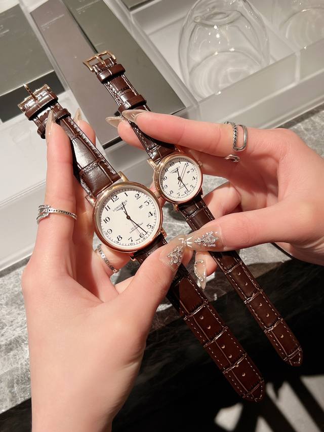 白皮 .金 .钢20浪琴-Longines 情侣对表 原装进口石英机芯 316L精钢表壳 直径男39Mm女29Mm 厚8Mm如果今天的阳光停止了它耀眼的光芒。那
