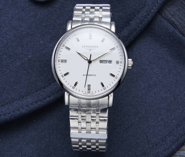 白钢 . 金20. 本品均已严格经过防水压力测试，防水可达120米 浪 琴 博雅男士系列 腕表尺寸39.5X11Mm。纤薄的圆弧型壳套 防水可达120米 ，壳侧