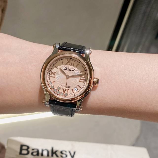 光圈 钻圈 实拍 快乐钻happy Diamonds 作为萧邦最门热最畅销的系列一以直细腻的手法诠释萧邦志标性灵动钻的石概念，此系列作柔品美而时尚，新款快乐钻的