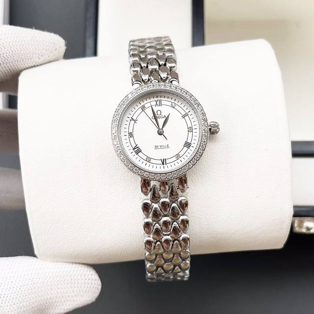 白光 金 钻30 升级版omega -欧米茄典雅系列 卓越的惊艳亮相，将华贵珠宝的优雅魅力与卓越时计的精准技术完美结合“露珠”连结成一条光华夺目的表链，流畅的线