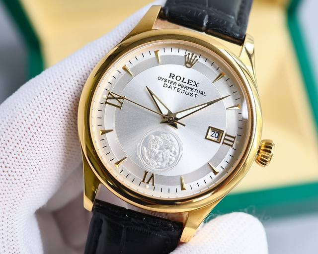 白 -金 。 店家爆款主推 劳力士 Rolex 招财貔貅 升级版本 男士腕表 采用独特的表盘设计 搭配招财貔貅的3D立体感，整体效果更显高档奢华的劳力士， 初识