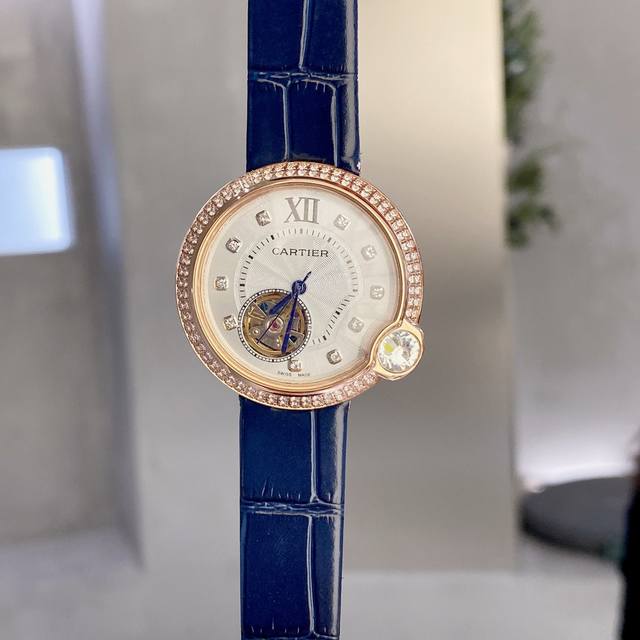 白光 金壳 钻50 全自动飞轮 卡地亚 -塞纳河畔 左岸咖啡 告白气球cartier新款告白气球，蓝气球的区别是四点钟方向钻石 别致选择 市场首创7字位陀飞轮，
