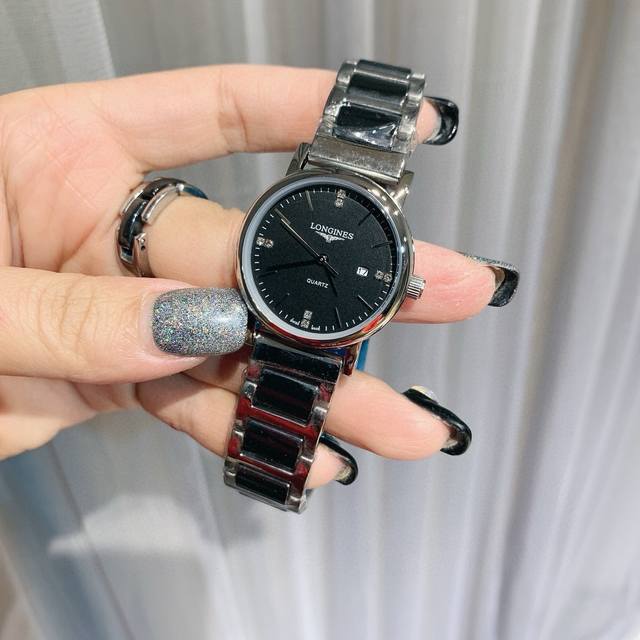 白壳： 玫 浪琴 女表 原装进口石英机芯 矿物质玻璃镜面 316L精钢表壳 直径女30Mm 厚8Mm如果今天的阳光停止了它耀眼的光芒。那么你的一个微笑，将照亮我