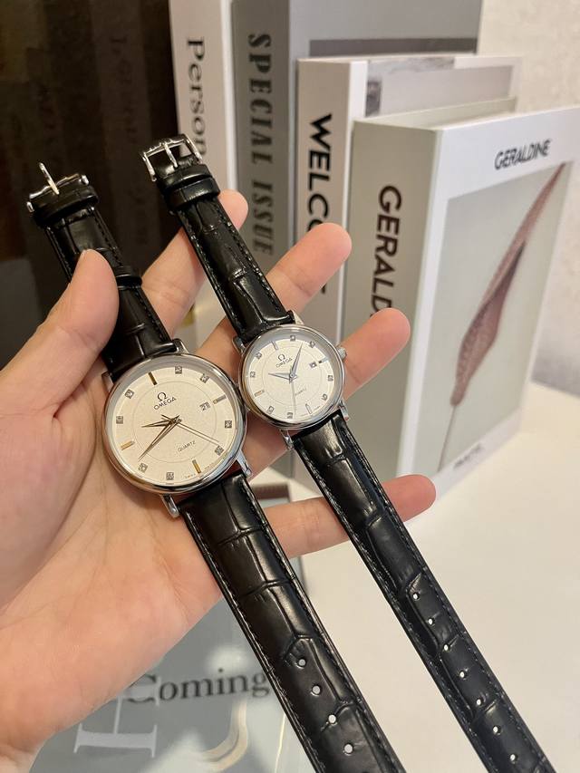 白壳： 金壳： 、钢带20 欧米茄 情侣对表 原装进口石英机芯 矿物质玻璃镜面 316L精钢表壳 直径男40Mm女30Mm 厚8Mm如果今天的阳光停止了它耀眼的