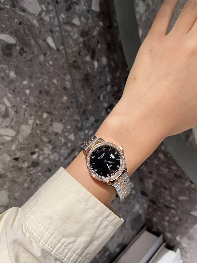 白钻 玫 钢带20陶瓷40 新款浪琴-Longines简约大气女款 进口石英机芯 矿物质玻璃镜面 316L精钢表壳 直径30Mm厚8Mm 该款腕表备受女性喜爱，