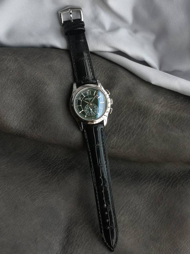 白 金 Twfactory2024墙裂推荐 重金打造经典时计 百达.翡丽复杂功能系列5905R-010重磅登场，迄今推出的首款nautilus复杂腕表，以超复杂