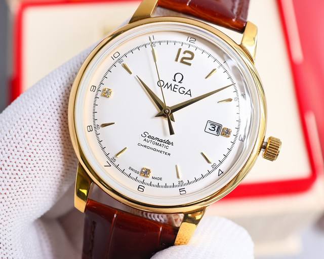 白 -金 Omega蝶飞欧米茄，全新锅盖玻璃和锅盖字面3D超强立体感，搭载原装9015进口机芯，尺寸41Mm。表壳用316精钢精细打磨而成，配置意大利超薄小牛皮