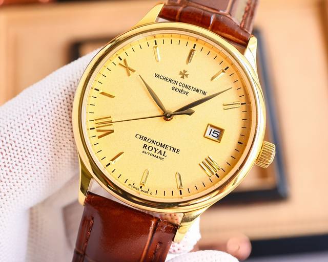 白 -金 江诗丹顿传承系列腕表火爆上市！简雅大方，完美结合，让你感受优雅绅土气息！该表搭载原装进口9015超薄机芯，每小时振频28800次，性能稳定，零返修！表