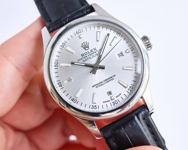 白壳 金壳 最新爆款主推 劳力士 Rolex 男士腕表 采用独特的表盘设计 搭配夜光钉而来的是更高档奢华的劳力士， 初识劳力士必憧憬有朝一日能拥有它，戴上劳力士