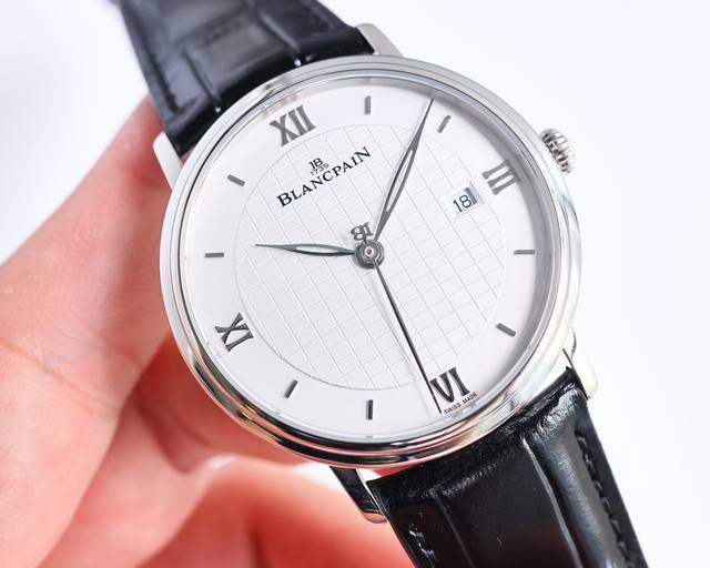 白壳 金壳 宝珀经典系列 搪瓷表盘，柳叶针，罗马刻度，简洁明快！犹如腕间绅士，经典非凡！细节如下： 1 表壳 表径40Mm，厚度9.5Mm，表肩和表壳交接的线条