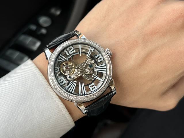 金白同价：皮带 钢带 百达翡丽- Patekphilippe精品男士腕表全新镂空设计，技艺精湛，独具匠心，尊贵大气，绅士风范。采用全自动机械机芯，顶级316精钢